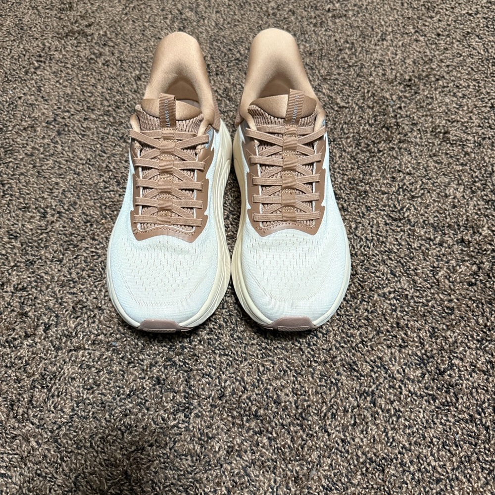 Women's Stylish Cream and Tan Athletic Shoes